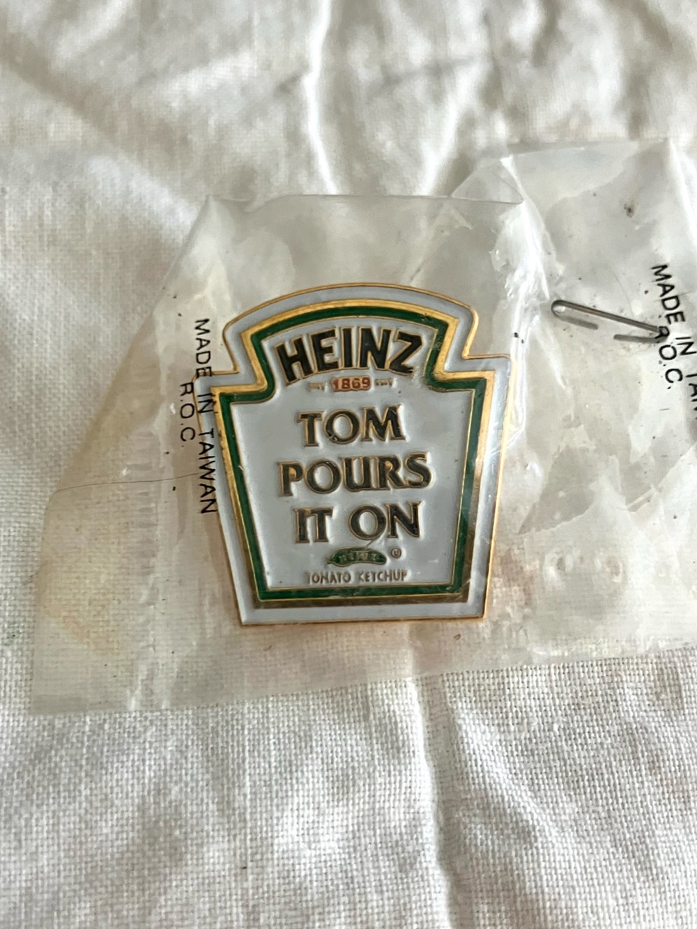 Vintage Heinz pin Tom Pours It In Brand new